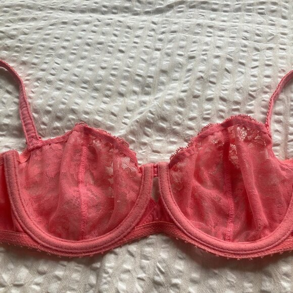 Pretty in Pink Rose Lace AUBADE Balconette bra ~ 32C - Picture 4 of 4